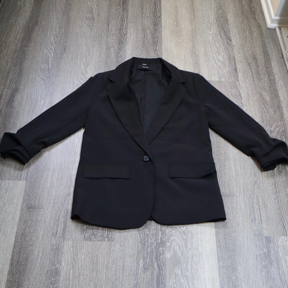 FOREVER 21 LARGE BLACK